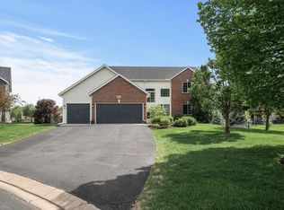 2940 Tiflawn Ct, Shakopee, MN 55379