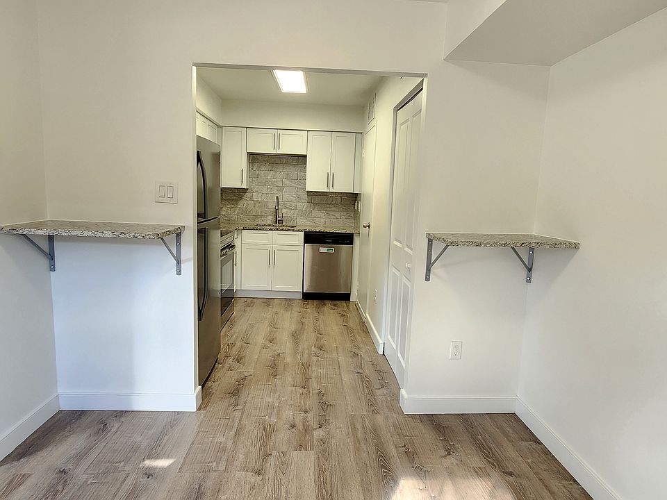Kitchen/ Dining room
