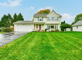 671 Hills Pond Rd, Webster, NY 14580