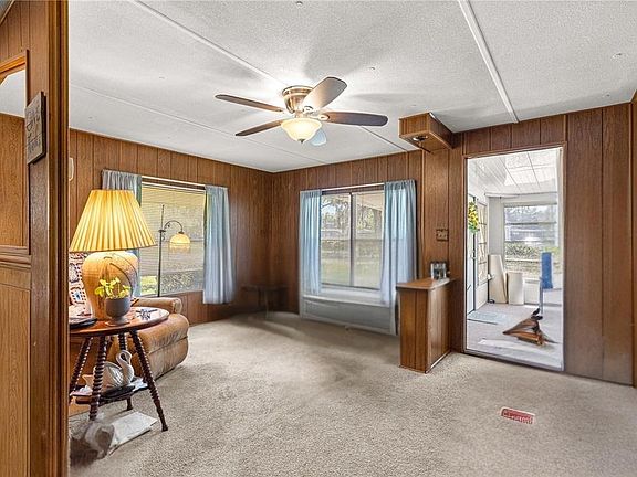 4th image of 4121 SE 33rd Pl