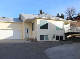 1112 Delmar Ct APT 5, Minot, ND 58703