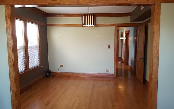 3rd image of 2940 N Mason Ave