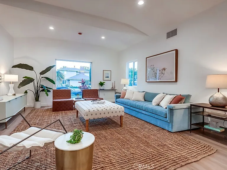 4016 6th Ave — Photo 8