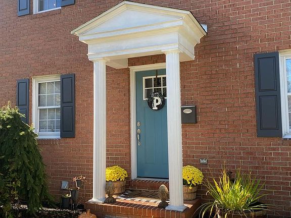 4th image of 953 Wilson Ave
