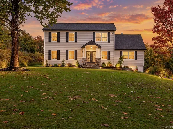 6 Rainbow Crest, Hopewell Junction, NY 12533