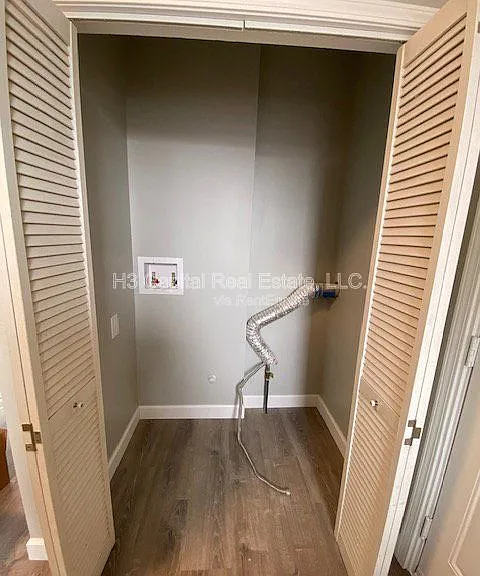 408 W Clay St — Photo 20