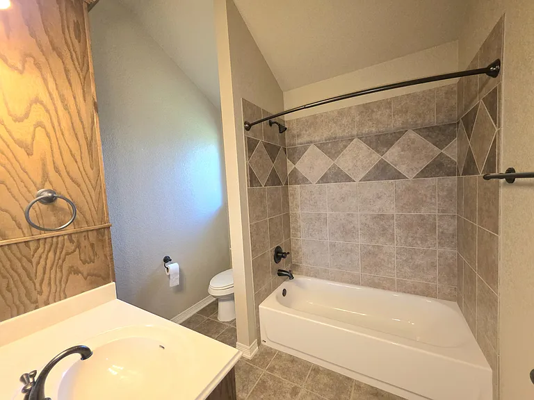 5020 Sean Patrick Gln — Photo 20