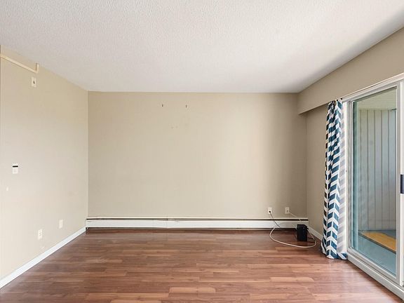 2nd image of 377 Dogwood St S #211