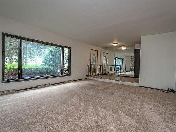 5th image of W359N5260 Crestview Dr