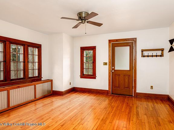 3rd image of 87 Wilson Avenue Avenue