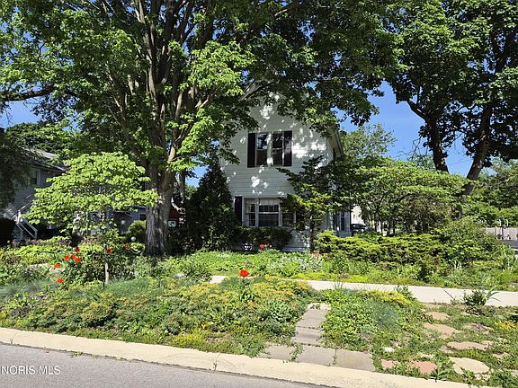 2nd image of 435 S Church St