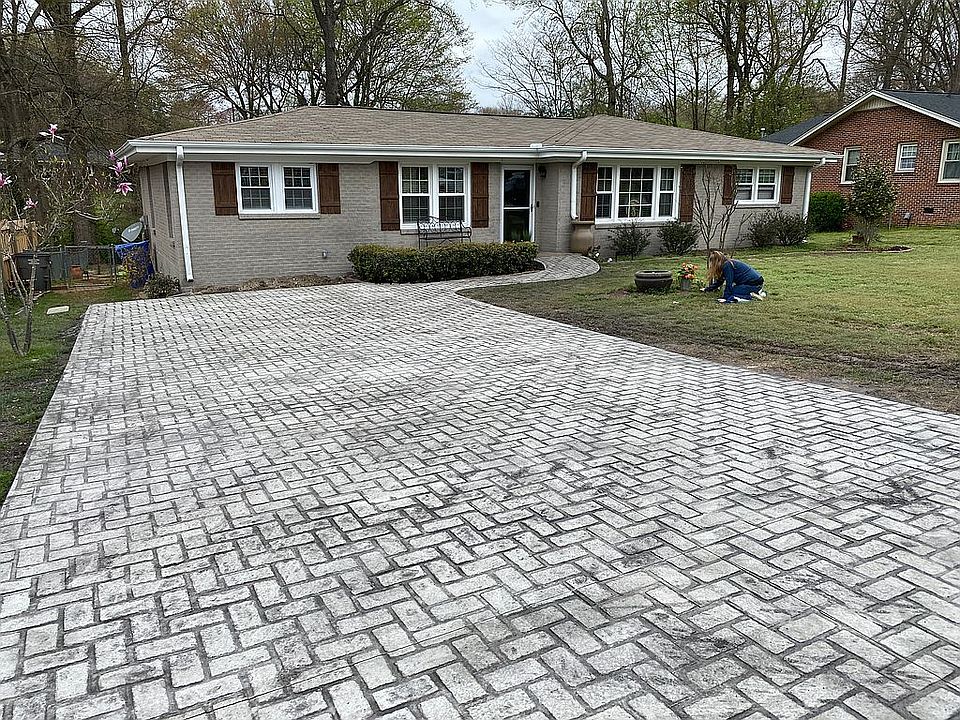 1st image of 3 Merrywood Dr