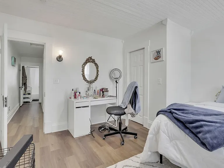 287 E Woodrow Ave — Photo 10