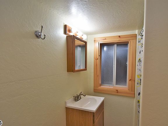 5th image of 22551 Spruce Dr