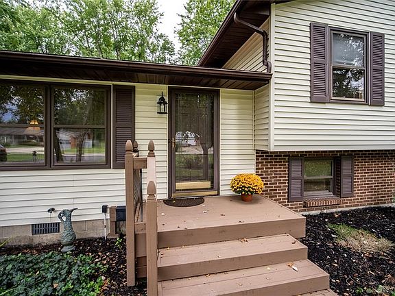 2nd image of 2834 Gramercy Pl