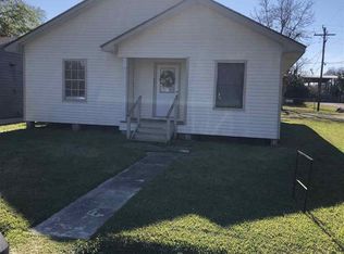 623 N 10th St, Nederland, TX 77627