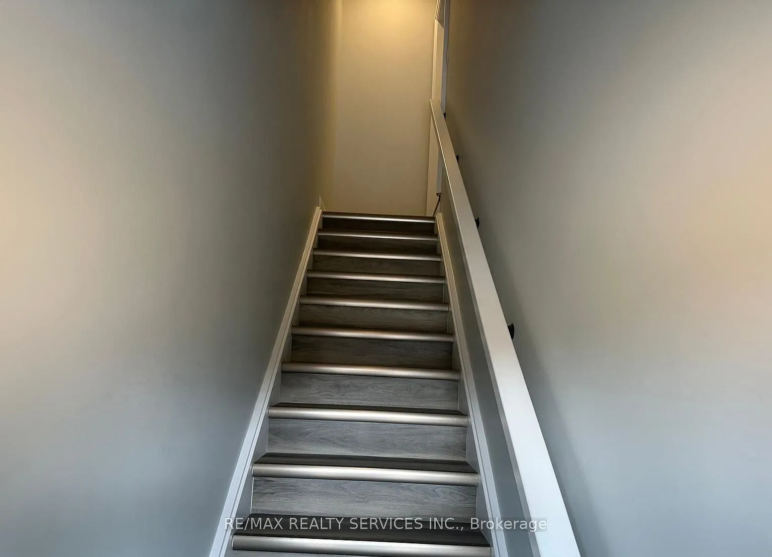 3 bed, $2,300 — Photo 2