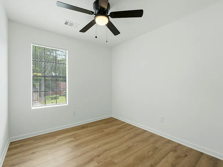 6300 Creekford Dr — Photo 8