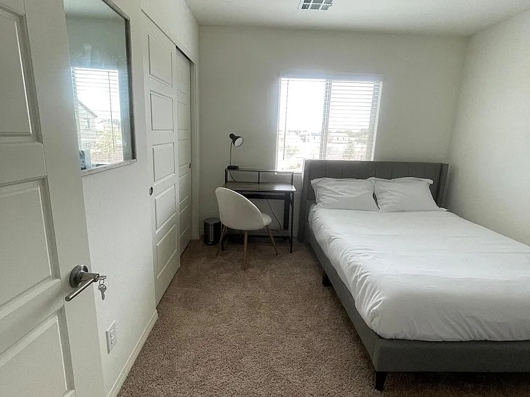 4938 Amberlyn St — Photo 9