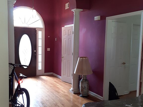 3rd image of 3925 Butler Springs Dr