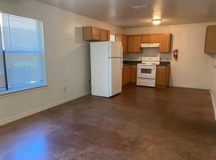 116 Batterson St APT B, Cleburne, TX 76031