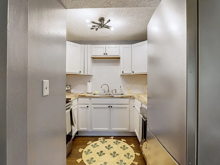 1901 18th Ave S #207 — Photo 1