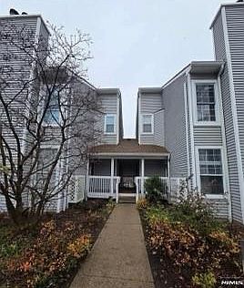 1st image of 44 Fox Run Dr