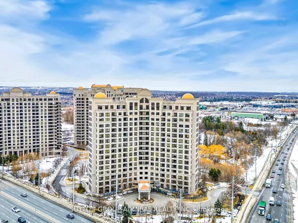 9225 Jane St, Vaughan, ON