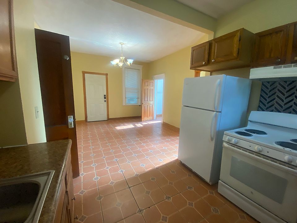 1st image of 3119 James Ave N