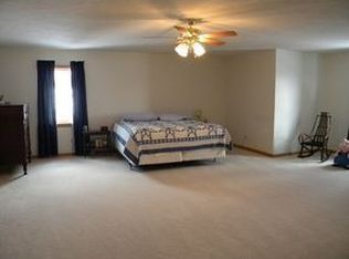 214 Red Fox Dr, Duncansville, PA 16635
