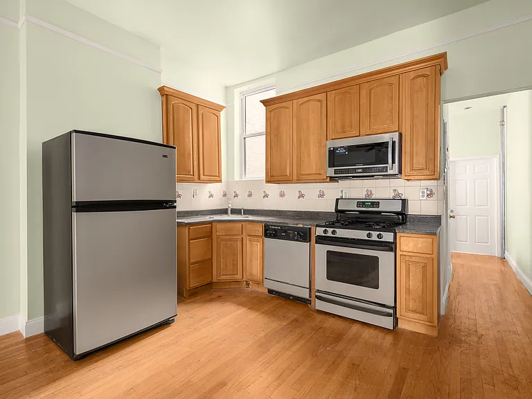 306 Lincoln Rd #2L — Photo 1