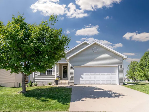 4752 Loren Dr, Cedar Falls, IA 50613