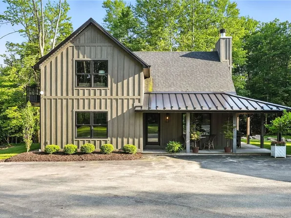 50 Hawes Rd, Farmington, PA 15437