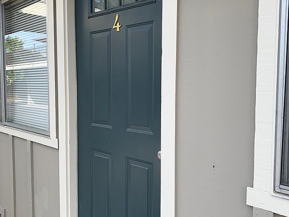 2nd image of 1084 Wentworth St #3