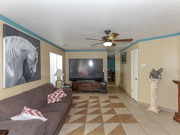 5th image of 542 Carol Louise Ln