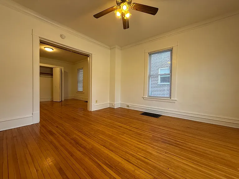 2721 Girard Ave S — Photo 3