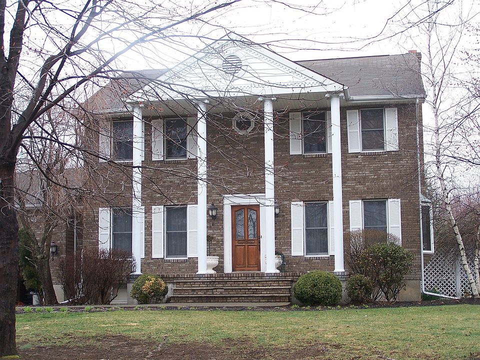 Front View/Main Entrance