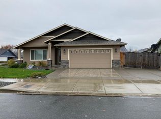 2703 SW Eastwood Ln, Grants Pass, OR 97527