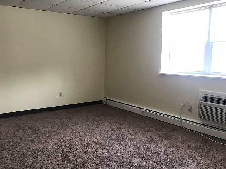 1751 Washington St #4 — Photo 3