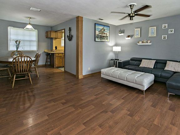 5th image of 7328 Pineville Dr