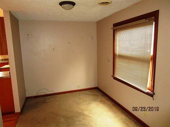 4th image of 141 Sieber Dr