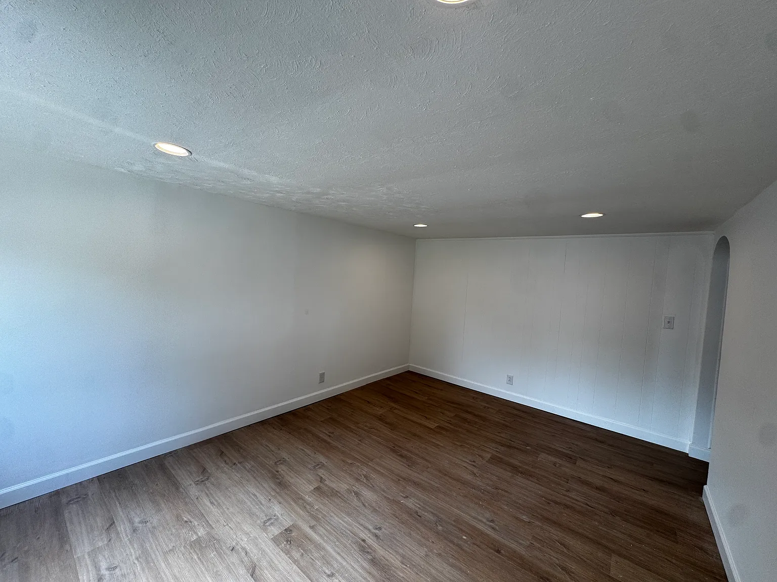 3 bed, 1200 sqft, $2,100 — Photo 2