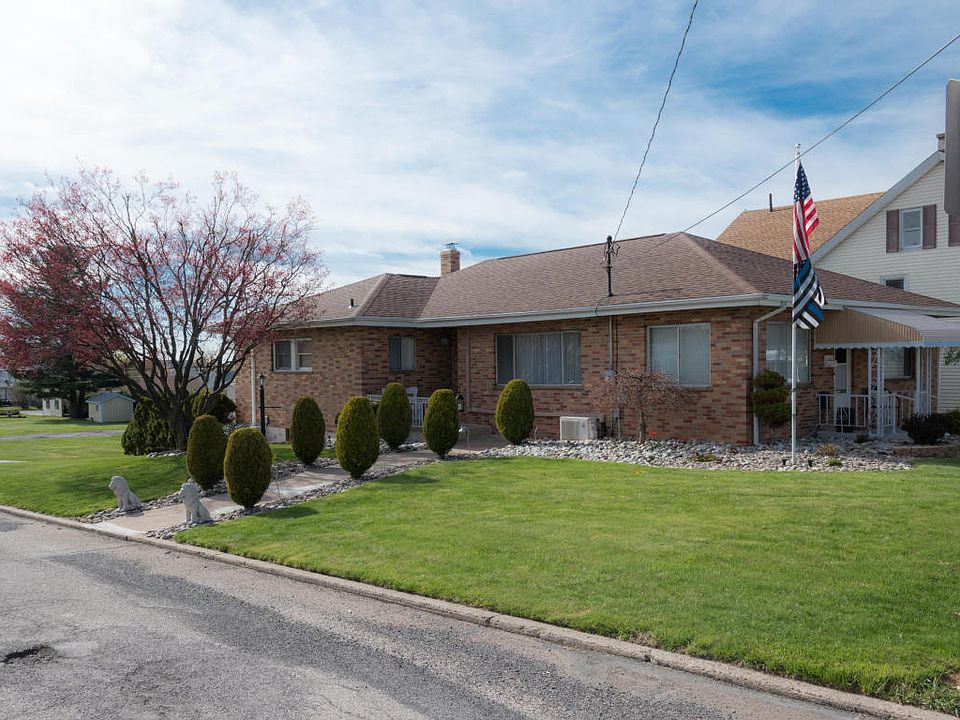 982 Peace St, Hazleton, PA 18201 Zillow