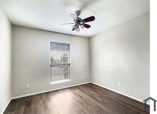 4th image of 1006 Thistle Meade Cir
