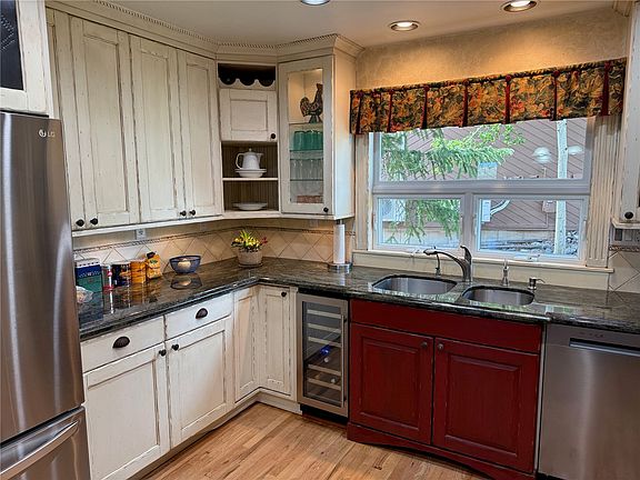3rd image of 1248 Royal Buffalo Drive