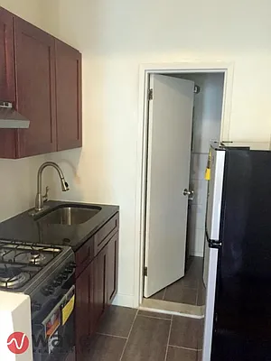 Rented by Wave Real Estate Group | media 2