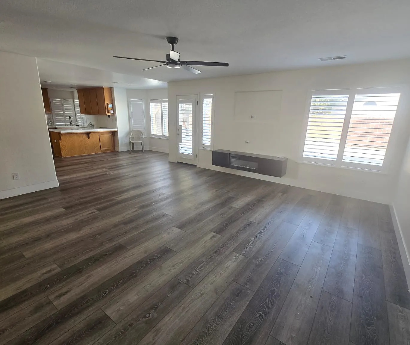 5 bed, 2700 sqft, $3,200 — Photo 3