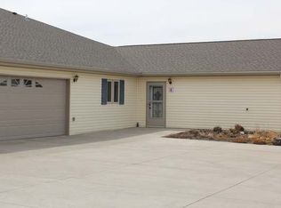 3118 Nebraska Dr, Bismarck, ND 58503
