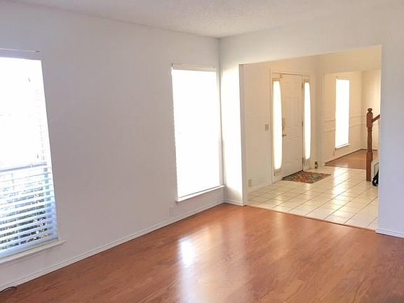 3rd image of 3008 Clearmeadow Dr