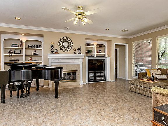 3rd image of 2206 Fairwater Park Dr